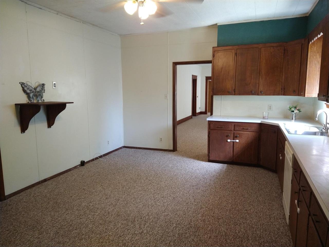 For Sale: 1113 N Summit St, Arkansas City KS